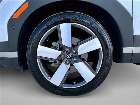 Used 2025 Hyundai Santa Fe Limited image 8