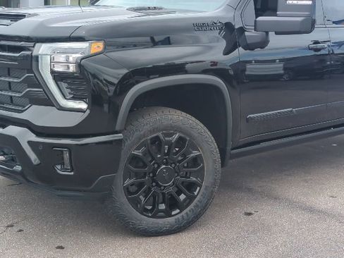 New 2026 Chevrolet Silverado 2500 High Country w/ Midnight Edition AWD/4WD image 2