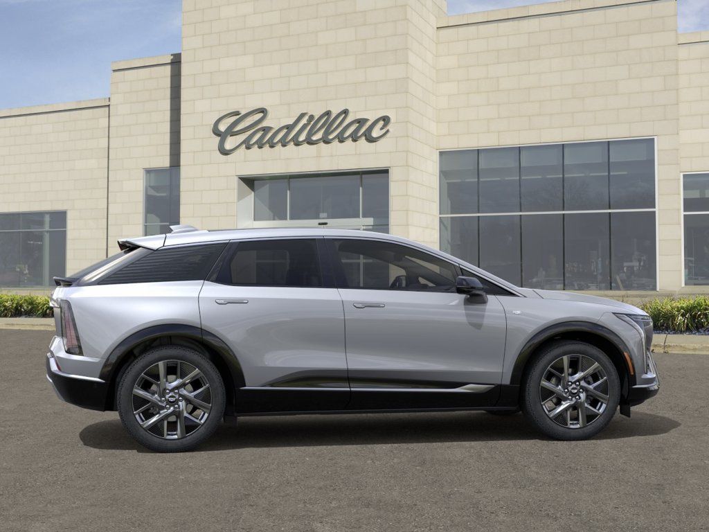 New 2027 Cadillac Optiq Luxury w/ LPO, Floor Liner Package AWD/4WD image 5
