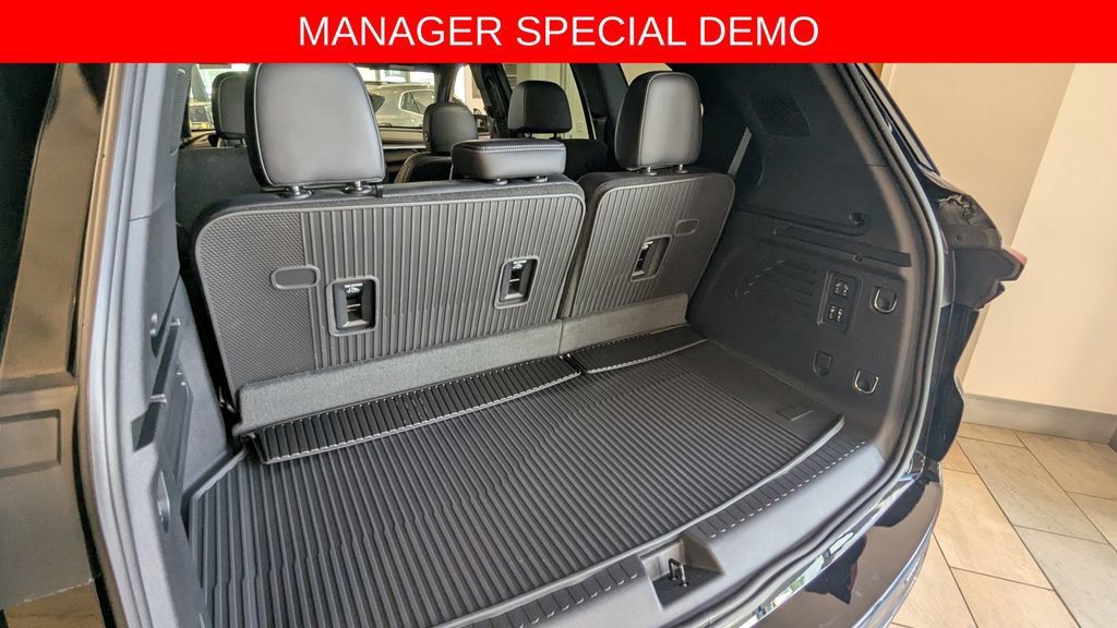 Used 2026 Buick Enclave Sport Touring w/ Power Package AWD/4WD image 15