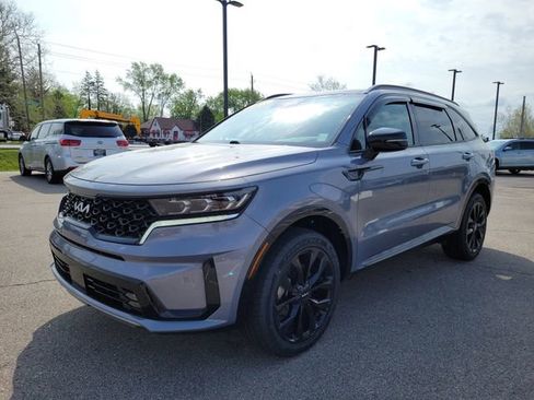 Used 2023 Kia Sorento SX AWD/4WD image 3
