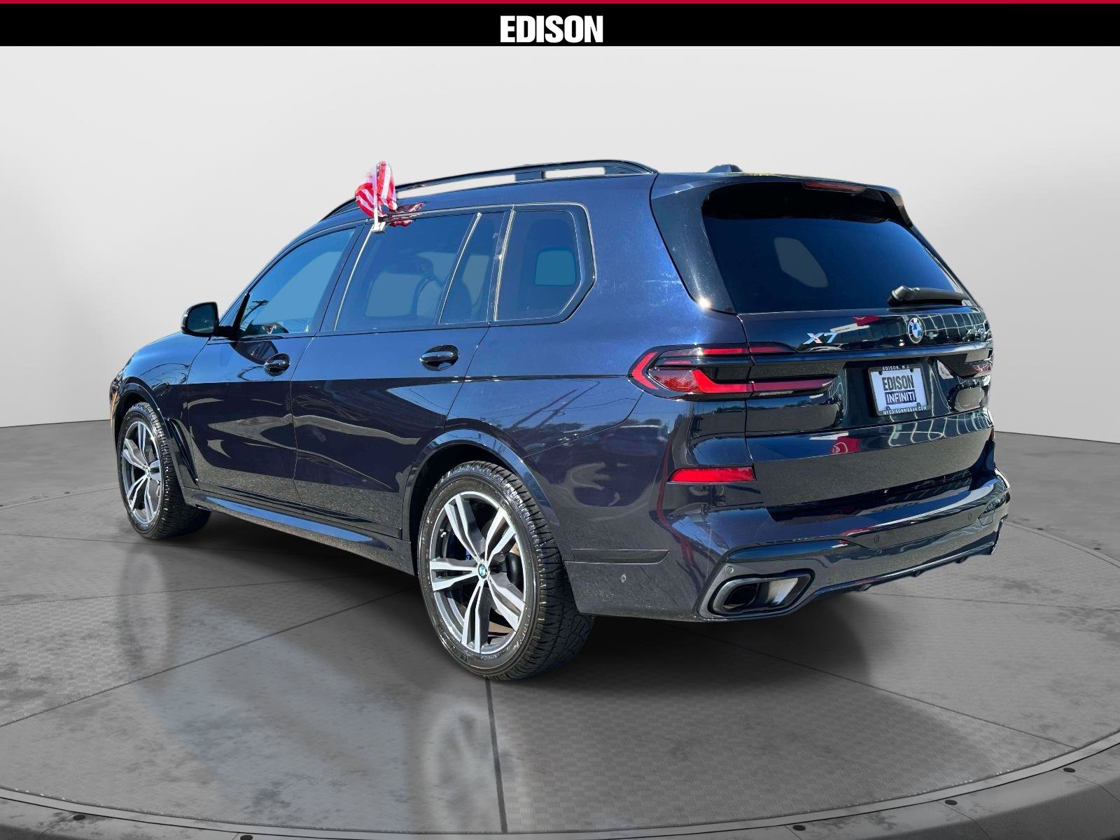 Used 2024 BMW X7 xDrive40i w/ M Sport Package AWD/4WD image 5