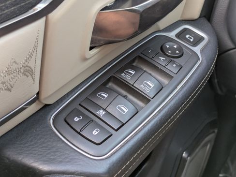 Used 2019 RAM 3500 Limited image 23