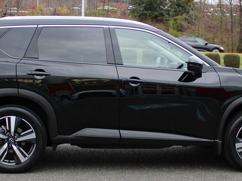 Certified 2025 Nissan Rogue SL w/ SL Premium Package image 5