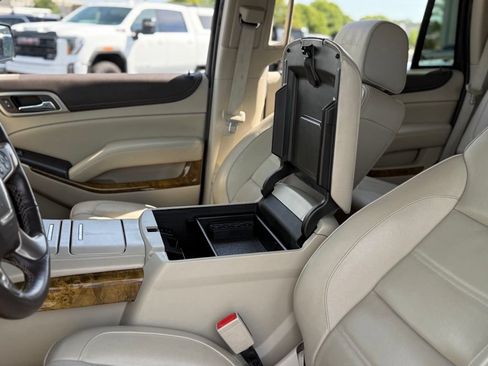 Used 2017 GMC Yukon Denali AWD/4WD image 23