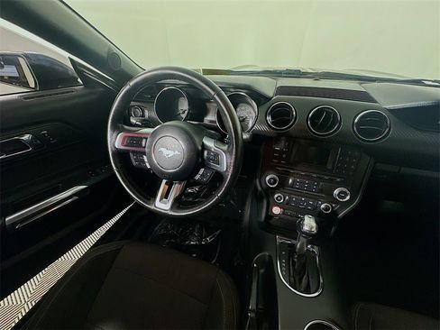 Used 2017 Ford Mustang Coupe image 9