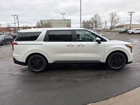 New 2026 Kia Carnival LX image 5