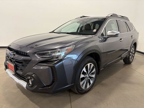 Used 2023 Subaru Outback Touring AWD/4WD image 7