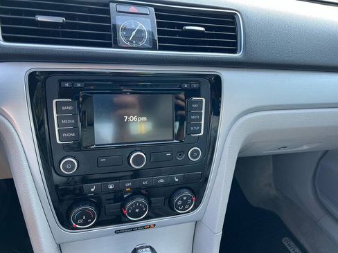 Used 2013 Volkswagen Passat TDI SE FWD image 31