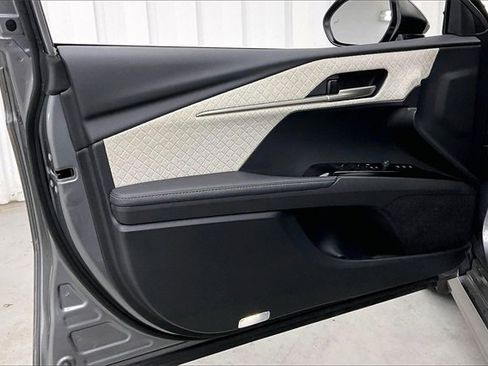 Used 2025 Toyota Camry XLE image 21