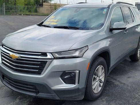 Used 2023 Chevrolet Traverse LT FWD image 3