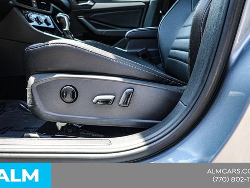 Used 2024 Volkswagen Jetta SE FWD image 19