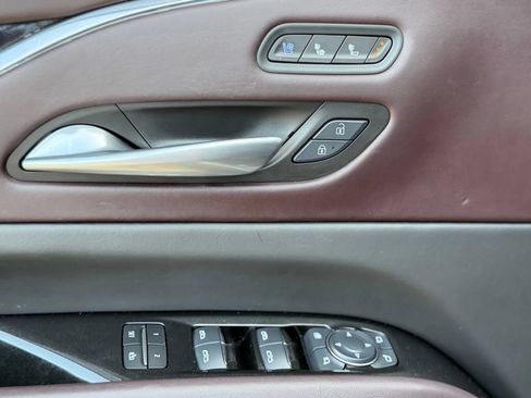 Used 2024 Cadillac Escalade ESV Sport Platinum w/ LPO, ONYX Package AWD/4WD image 15