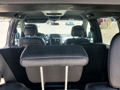 Used 2016 Dodge Grand Caravan R/T image 14