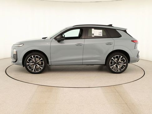 New 2026 Audi Q3 quattro 2.0T AWD/4WD image 2