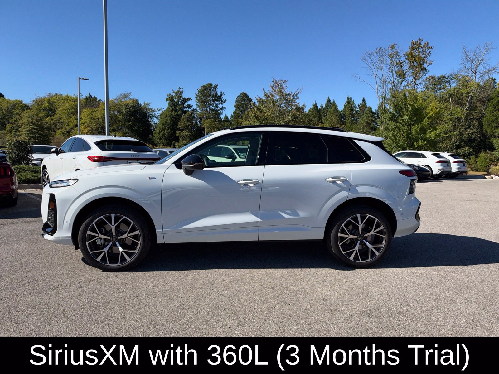 Used 2026 Audi Q3 quattro 2.0T w/ 20" Wheel Package AWD/4WD image 9