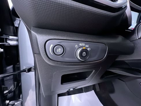 Used 2021 Chevrolet TrailBlazer LS FWD image 16