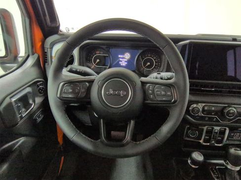 Used 2025 Jeep Wrangler Sport S image 23