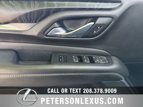 Used 2021 GMC Yukon XL Denali w/ Denali Premium Package AWD/4WD image 28