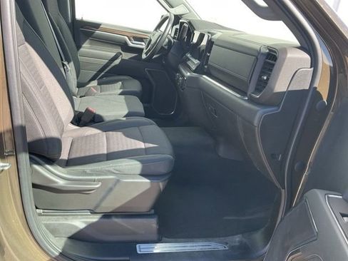 Used 2023 Chevrolet Silverado 1500 LT image 22