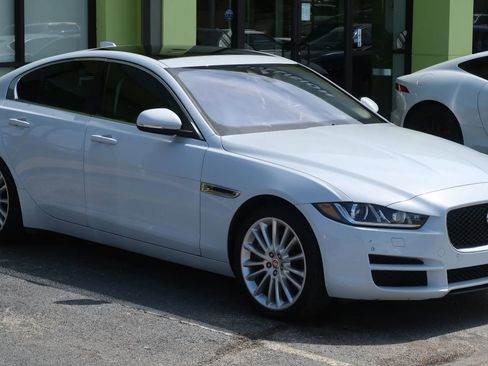 Used 2017 Jaguar XE First Edition AWD/4WD image 4