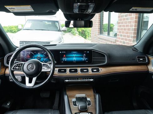 Used 2020 Mercedes-Benz GLS 450 4MATIC image 17