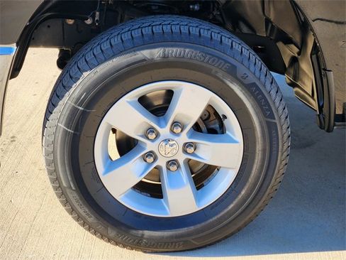 Used 2020 RAM 1500 Express image 12