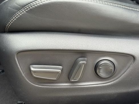 Used 2019 Toyota RAV4 XLE Premium FWD image 28