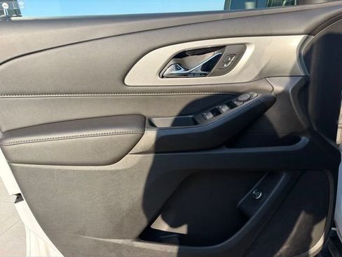 Used 2022 Chevrolet Traverse LT AWD/4WD image 21