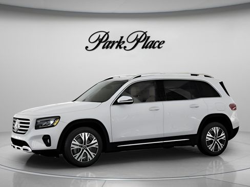 Used 2026 Mercedes-Benz GLB 250 image 3