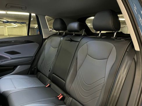 New 2025 Volkswagen Tiguan SE image 22