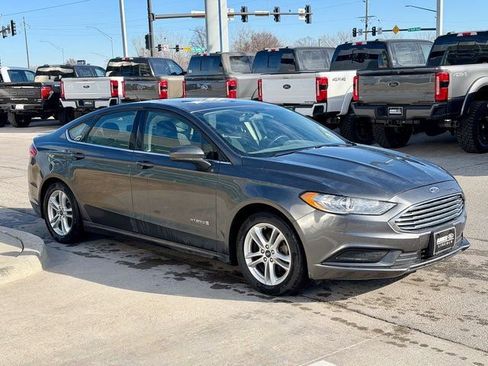 Used 2018 Ford Fusion SE image 6