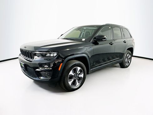 Used 2022 Jeep Grand Cherokee Limited 4xe w/ Luxury Tech Group II AWD/4WD image 3