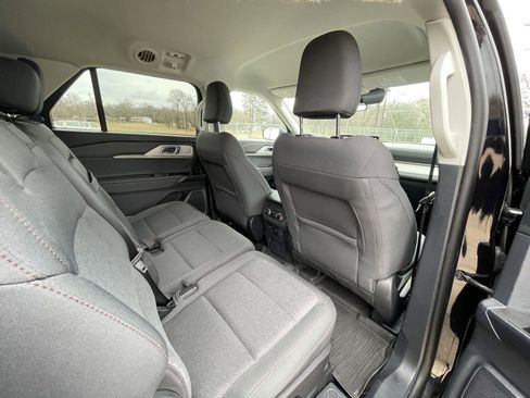 Used 2025 Ford Explorer Active image 45