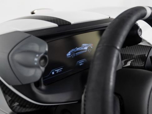 Used 2021 McLaren Elva image 18