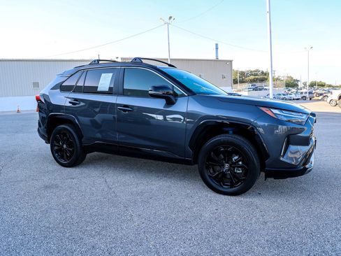Used 2025 Toyota RAV4 XSE AWD/4WD image 6