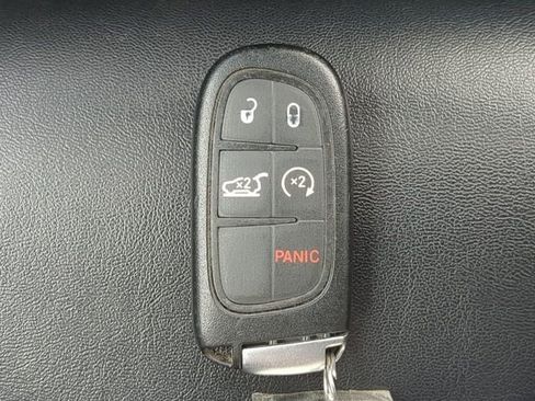 Used 2022 Jeep Cherokee Limited AWD/4WD image 37