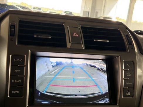 Used 2014 Lexus GX 460 Luxury AWD/4WD image 20