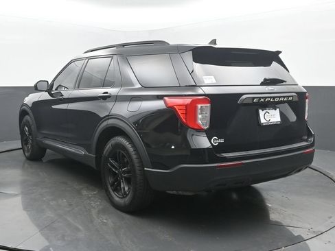 Used 2021 Ford Explorer XLT w/ Equipment Group 202A AWD/4WD image 4