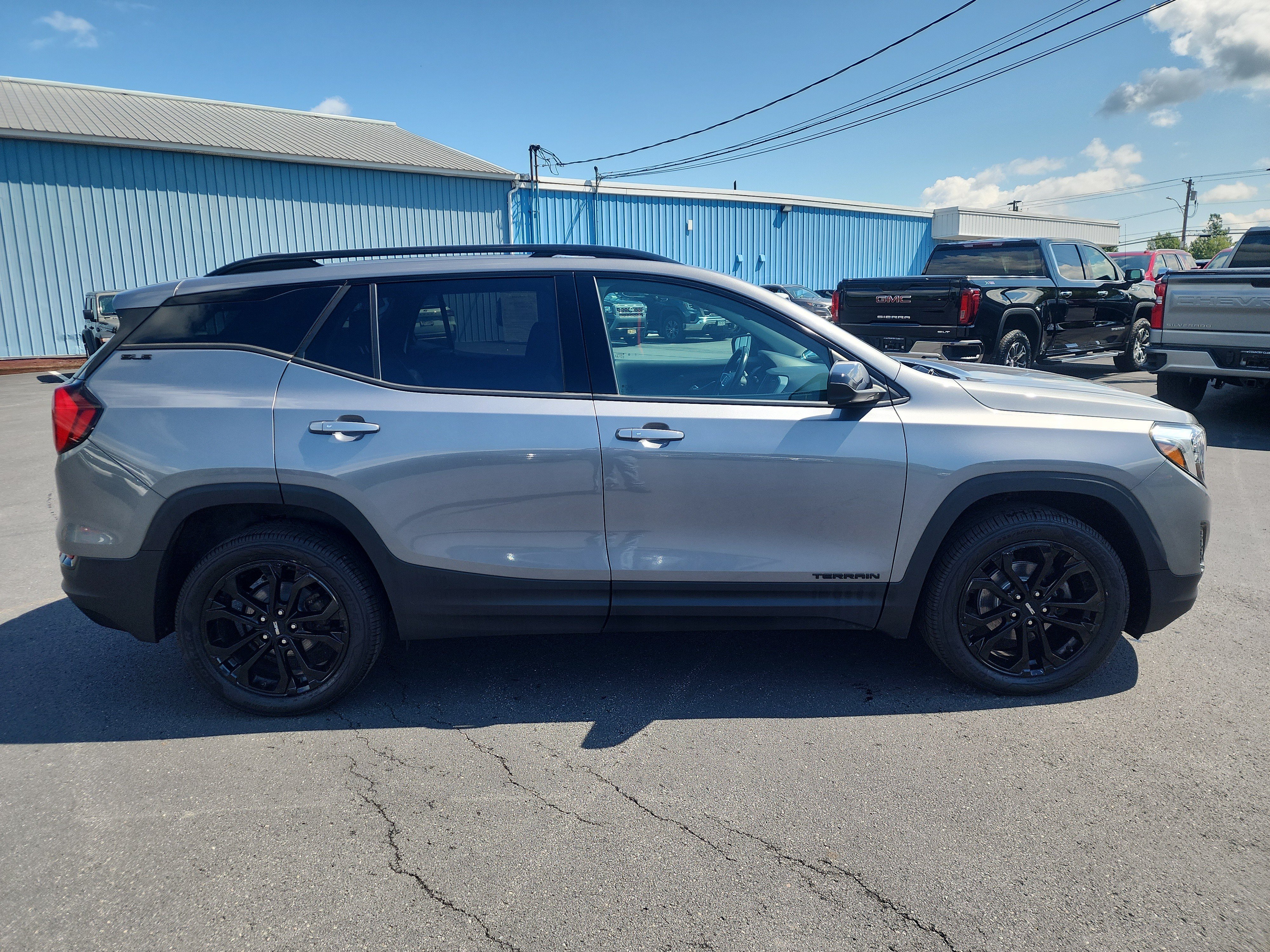 Certified 2021 GMC Terrain SLE w/ Driver Convenience Package AWD/4WD image 9