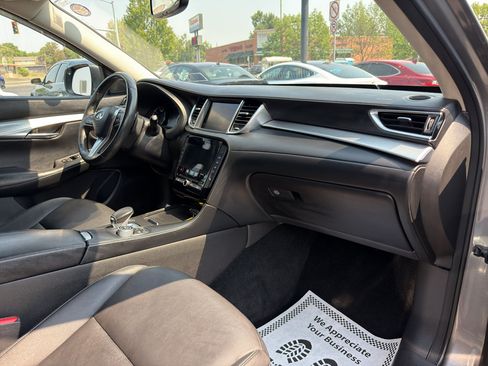 Used 2020 INFINITI QX50 Luxe w/ Navigation Package AWD/4WD image 21