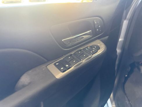 Used 2013 Chevrolet Suburban LT AWD/4WD image 22