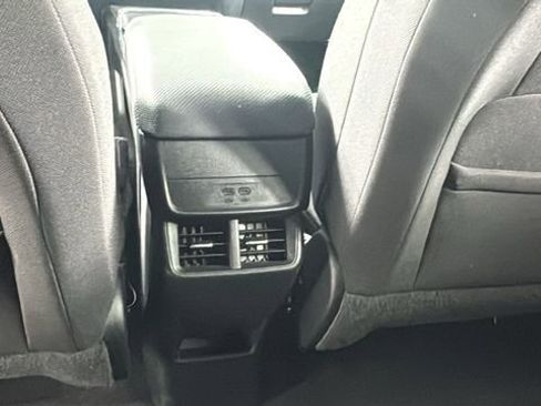 Used 2025 Chevrolet Equinox LT AWD/4WD image 36