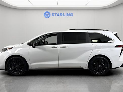 Used 2024 Toyota Sienna XSE image 3