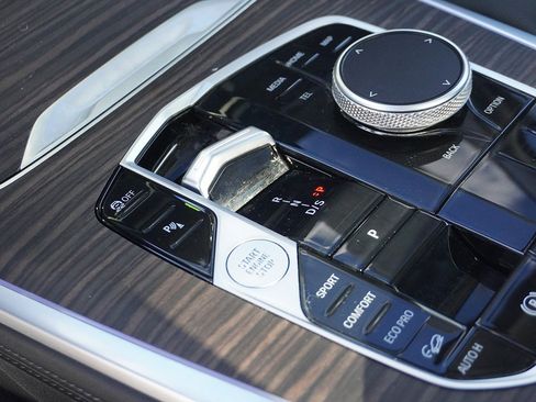 Used 2023 BMW X7 xDrive40i w/ Premium Package image 79