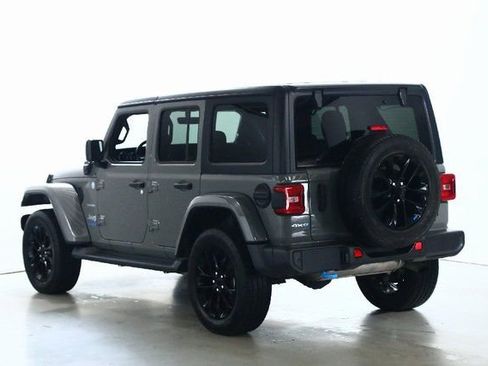 Used 2022 Jeep Wrangler Unlimited Sahara w/ Cold Weather Group image 39