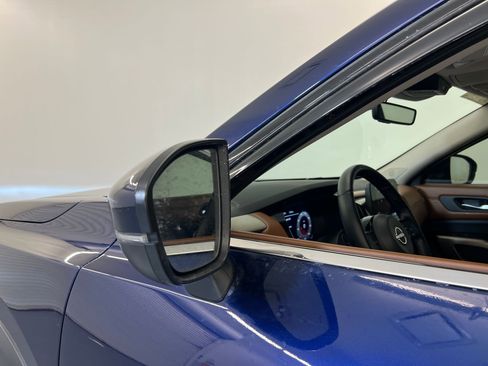 Used 2023 Nissan Pathfinder Platinum w/ Black Appearance Package image 20