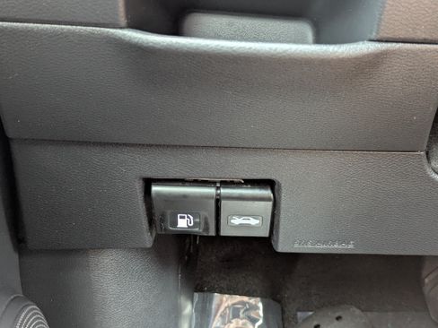 Certified 2024 Nissan Kicks SV FWD image 25