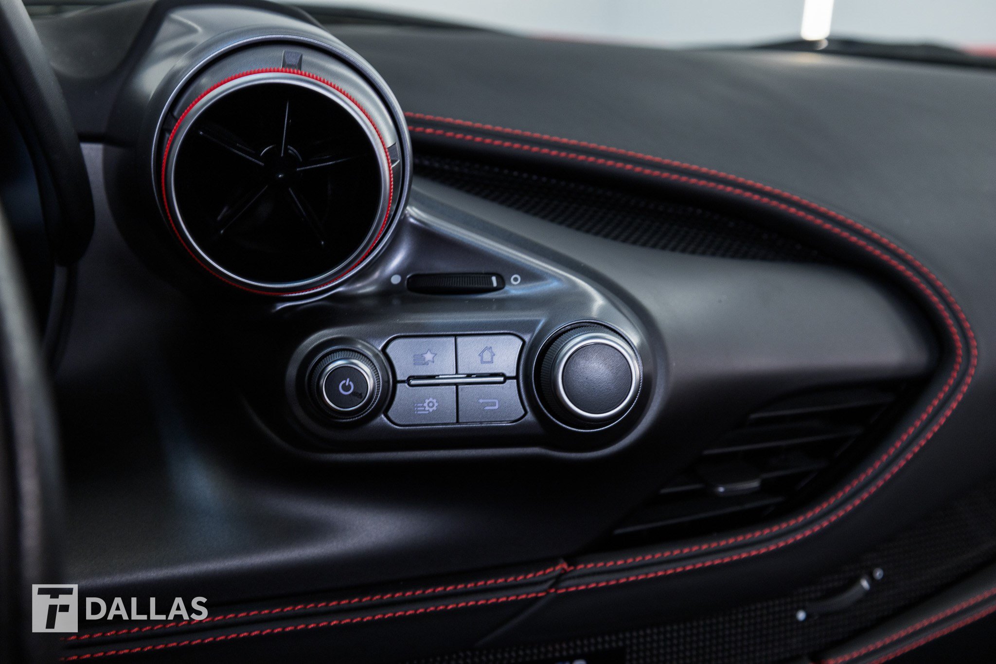 Used 2020 Ferrari F8 Tributo RWD image 29