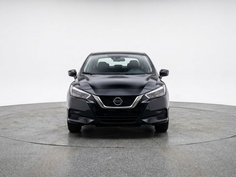 Used 2025 Nissan Versa SV FWD image 2